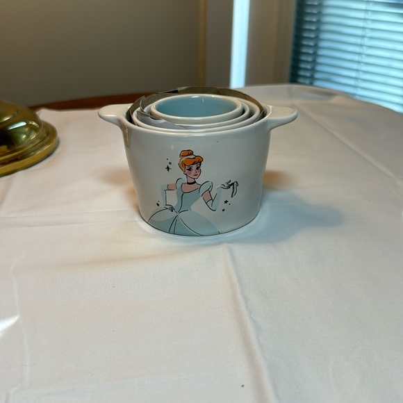 Rae Dunn Disney Cinderella Measuring Cups - Picture 2 of 7